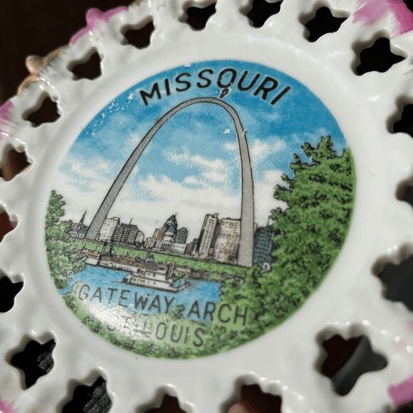 VTG Missouri Gateway Arch Souvenir Plate St. Louis Pink Gold Rim Lattice Edge - Picture 6 of 8
